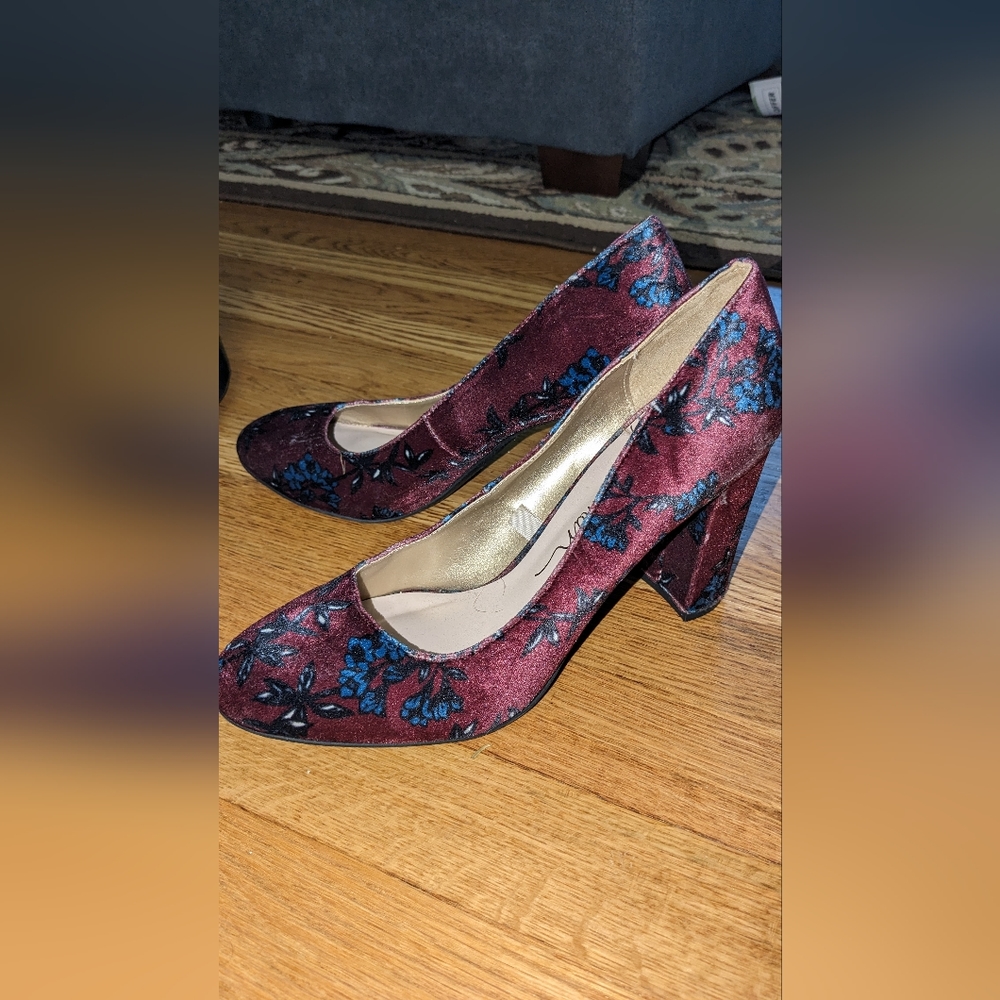 Libby Edelman Size 8.5 Velvet Square heel